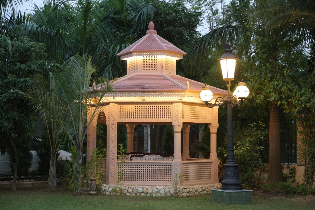Mann The Palm Retreat Hotel Lucknow Luaran gambar