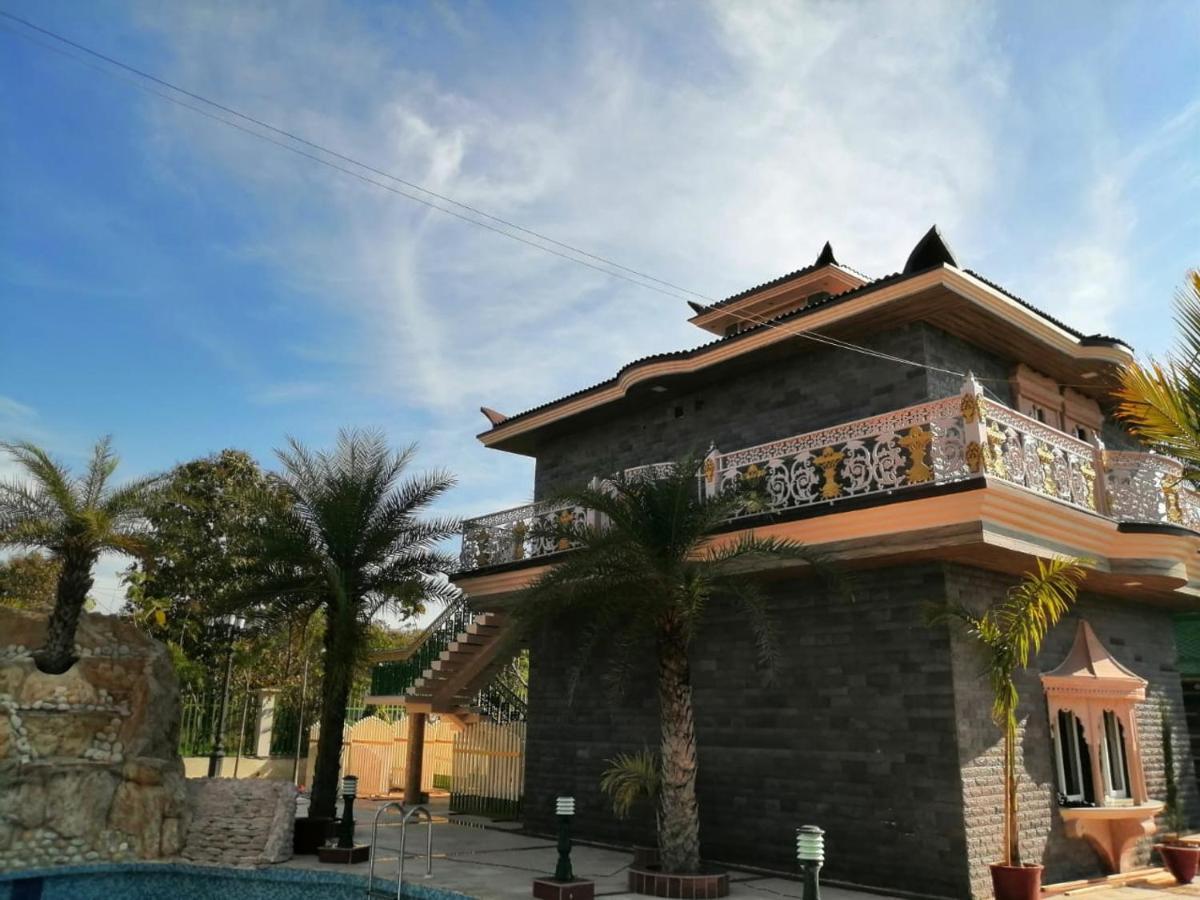 Mann The Palm Retreat Hotel Lucknow Luaran gambar