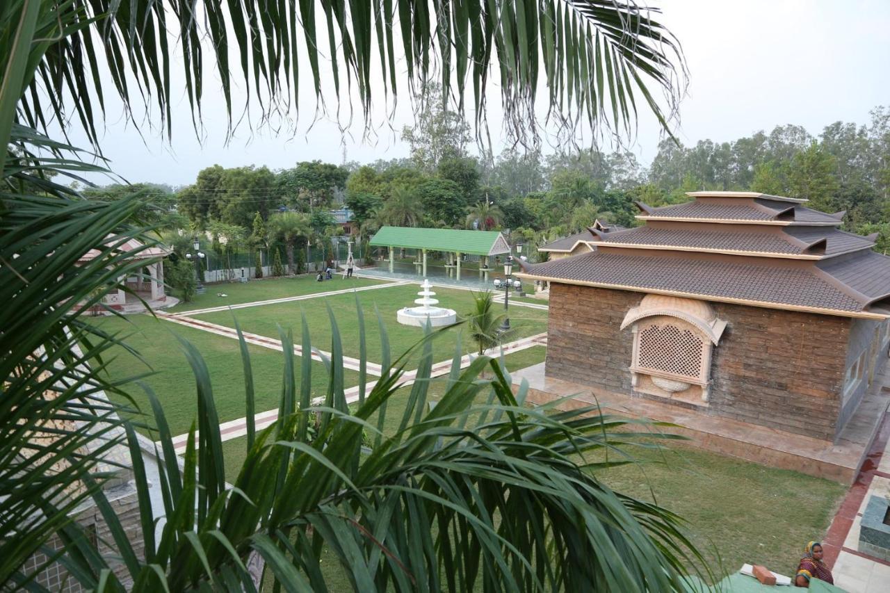 Mann The Palm Retreat Hotel Lucknow Luaran gambar