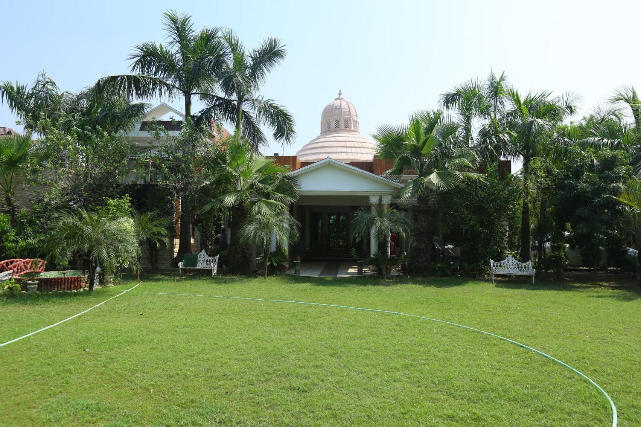Mann The Palm Retreat Hotel Lucknow Luaran gambar