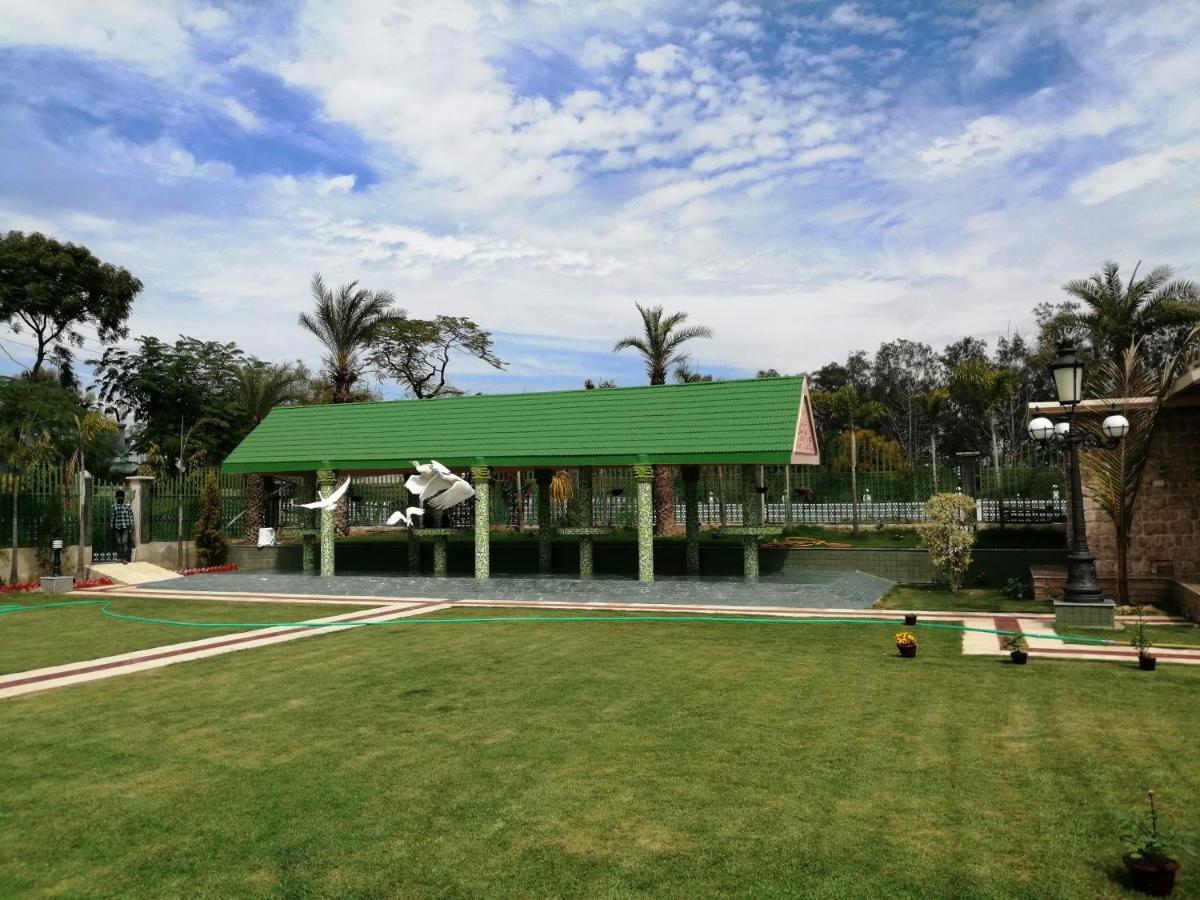 Mann The Palm Retreat Hotel Lucknow Luaran gambar