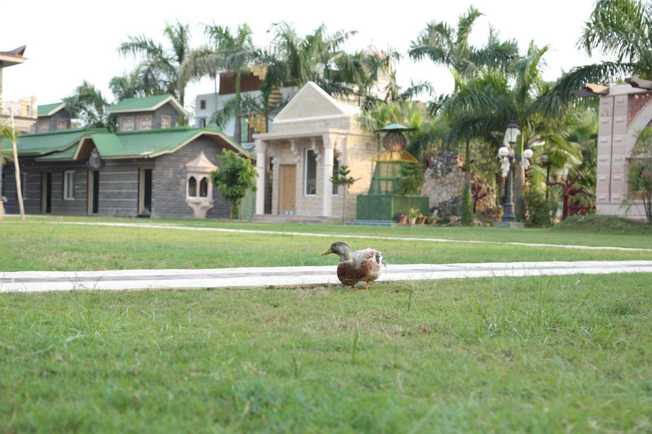 Mann The Palm Retreat Hotel Lucknow Luaran gambar