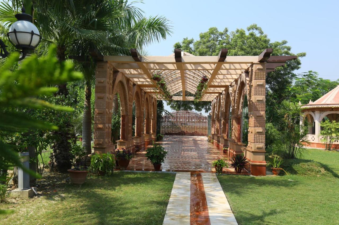 Mann The Palm Retreat Hotel Lucknow Luaran gambar