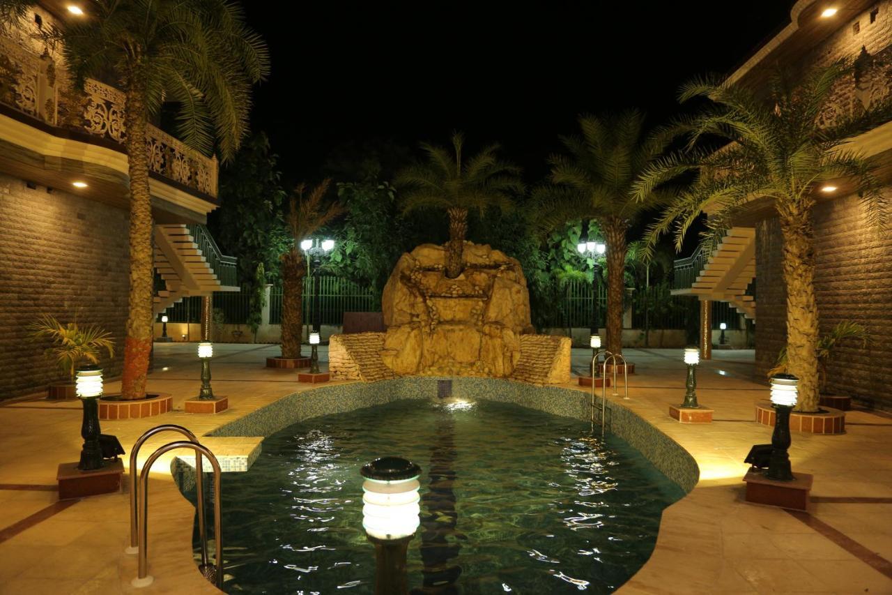 Mann The Palm Retreat Hotel Lucknow Luaran gambar