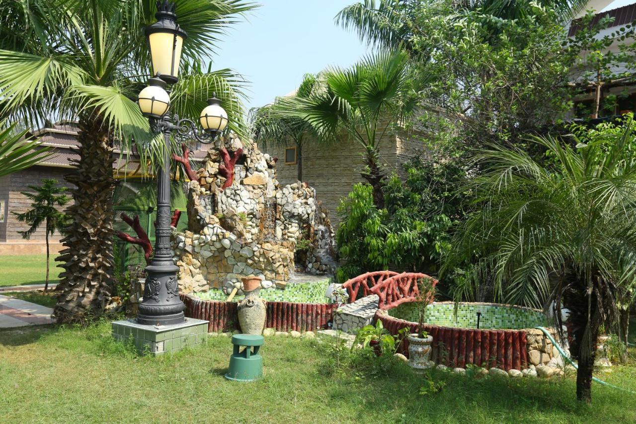Mann The Palm Retreat Hotel Lucknow Luaran gambar