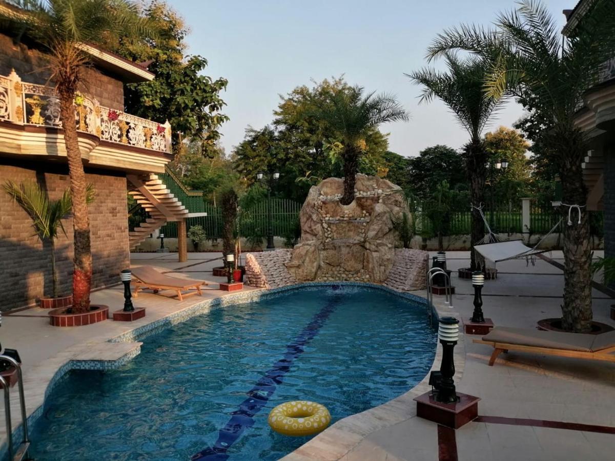 Mann The Palm Retreat Hotel Lucknow Luaran gambar