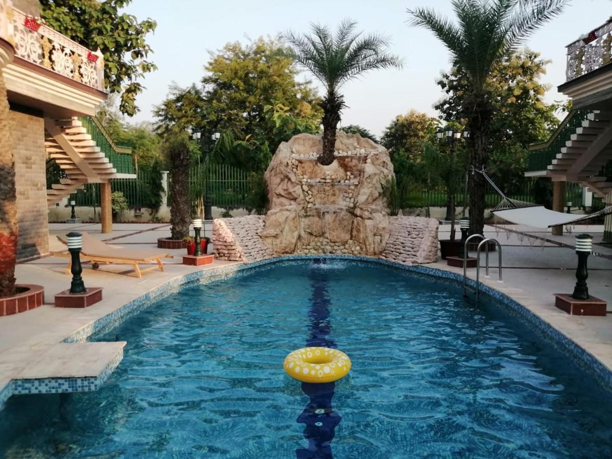 Mann The Palm Retreat Hotel Lucknow Luaran gambar
