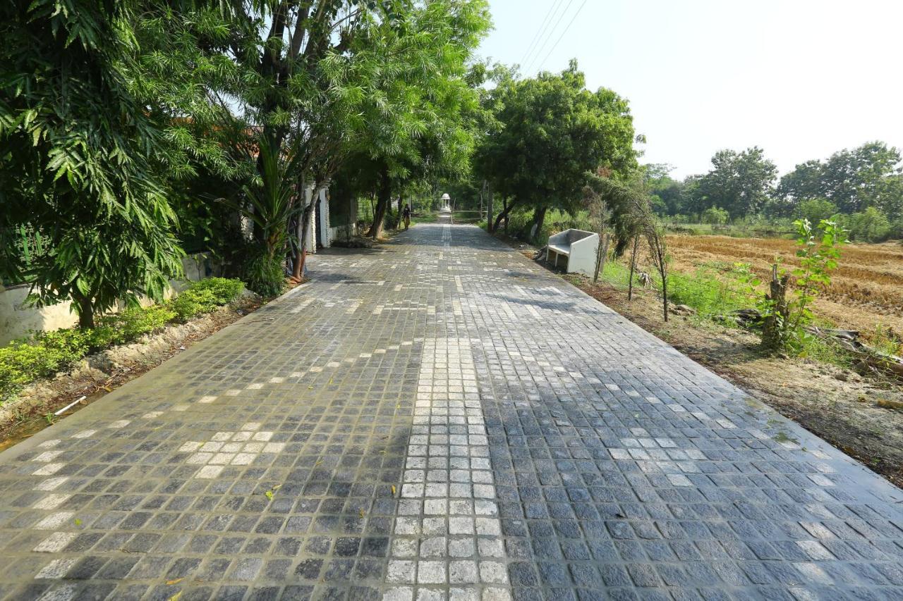 Mann The Palm Retreat Hotel Lucknow Luaran gambar