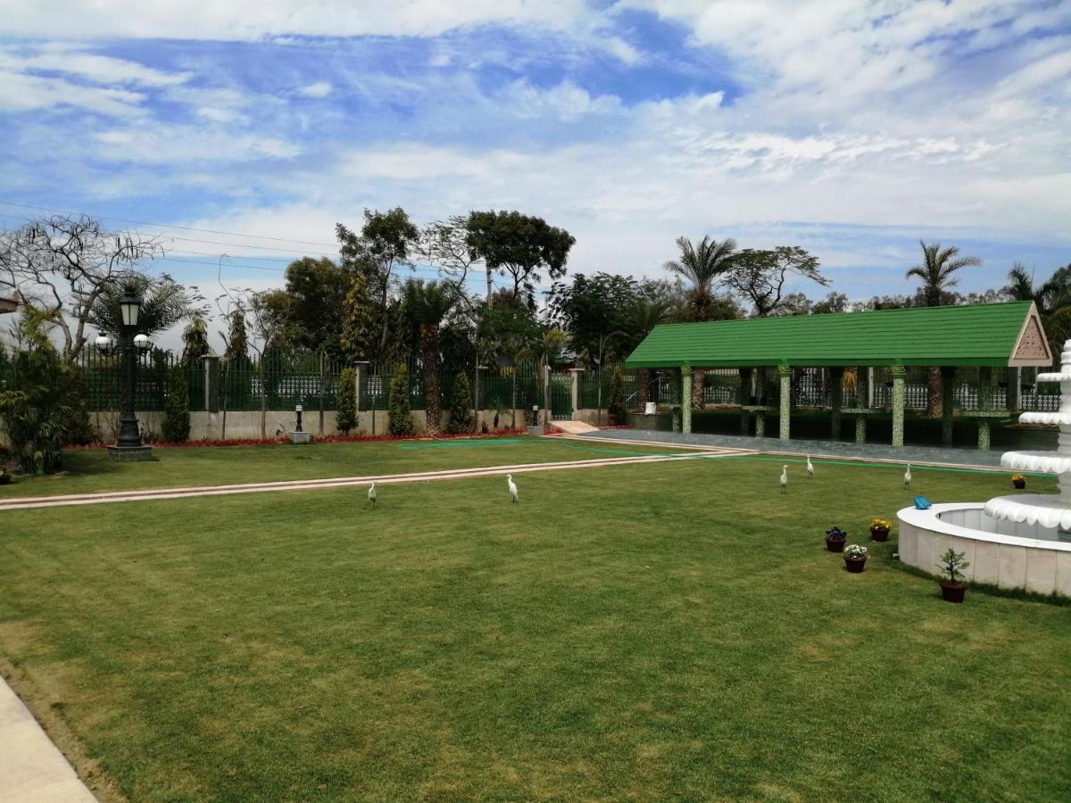 Mann The Palm Retreat Hotel Lucknow Luaran gambar